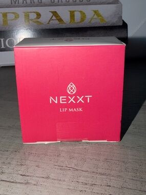 NIB NEXXT Lip Mask